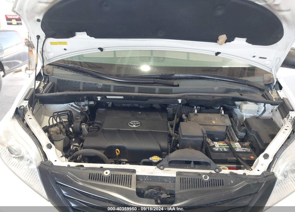 2011 TOYOTA SIENNA BASE V6 VIN: 5TDZK3DC1BS032608