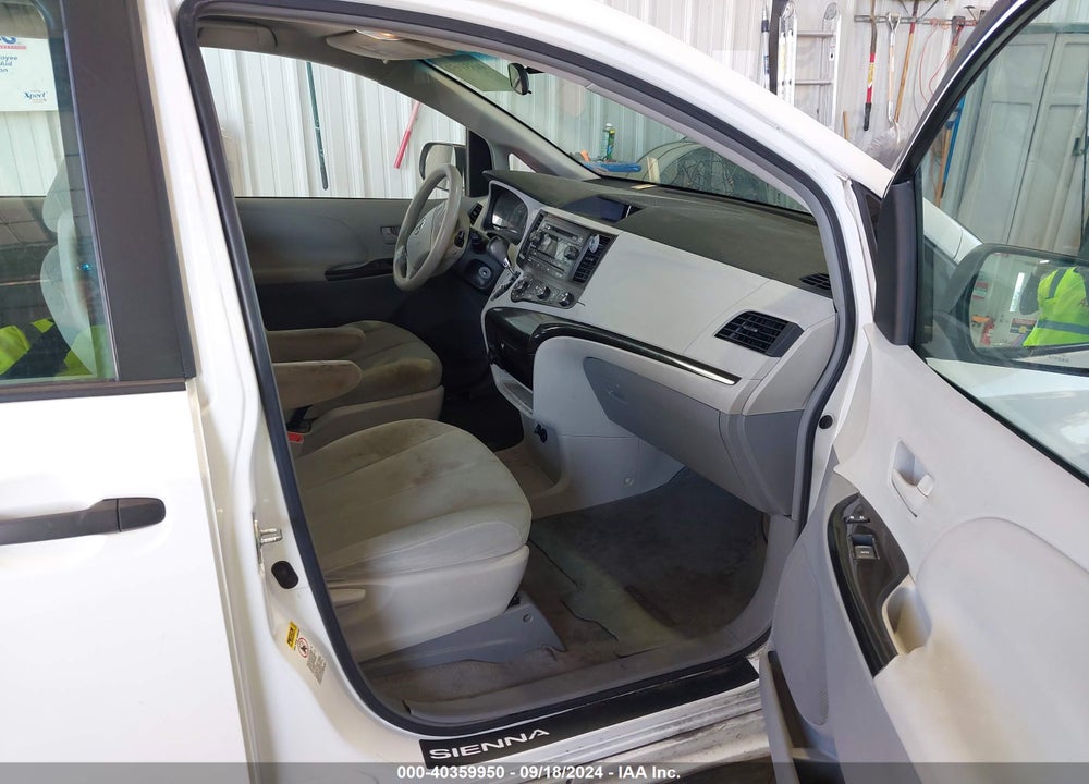 2011 TOYOTA SIENNA BASE V6 VIN: 5TDZK3DC1BS032608