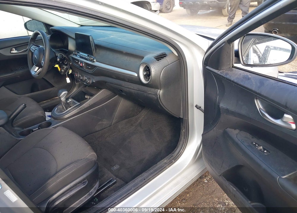 2020 KIA FORTE LXS VIN: 3KPF24AD3LE240409