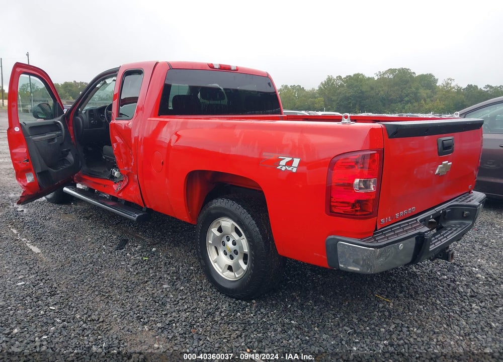 2011 CHEVROLET SILVERADO 1500 LT VIN: 1GCRKSE37BZ360493
