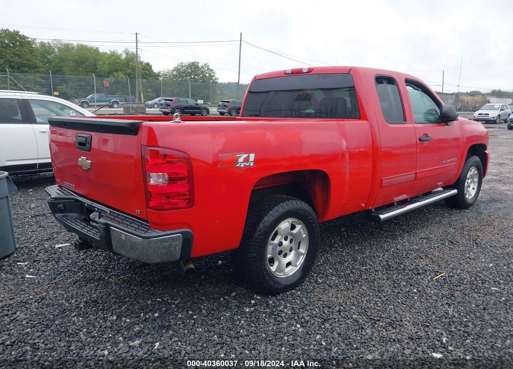 2011 CHEVROLET SILVERADO 1500 LT VIN: 1GCRKSE37BZ360493