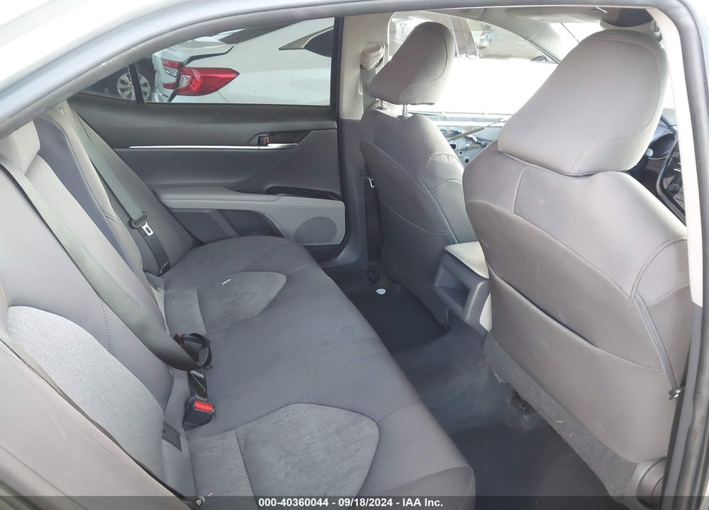 2018 TOYOTA CAMRY LE VIN: 4T1B11HK0JU078155