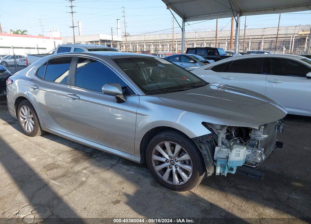 2018 TOYOTA CAMRY LE VIN: 4T1B11HK0JU078155