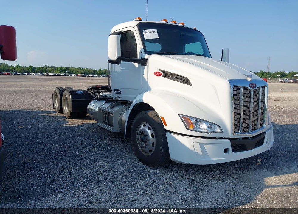 2023 PETERBILT 579 VIN: 1XPBDH9X9PD863683