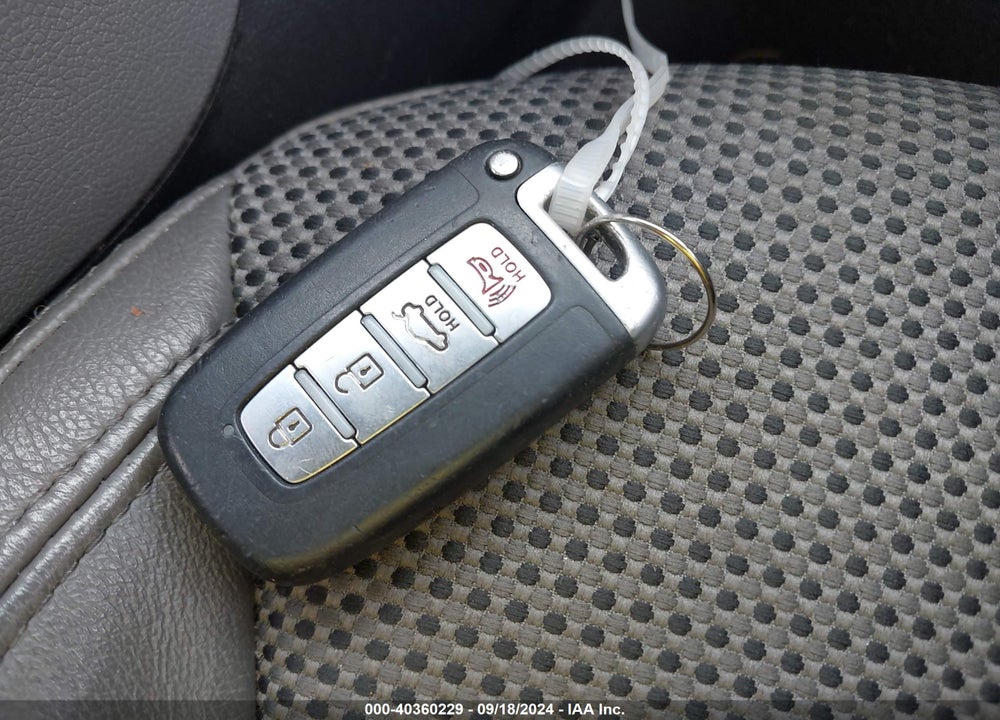 2011 HYUNDAI SONATA SE VIN: 5NPEC4AC9BH155276