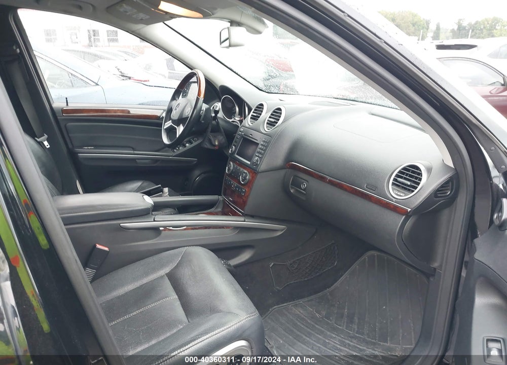 2009 MERCEDES-BENZ GL 550 4MATIC VIN: 4JGBF86E89A524945