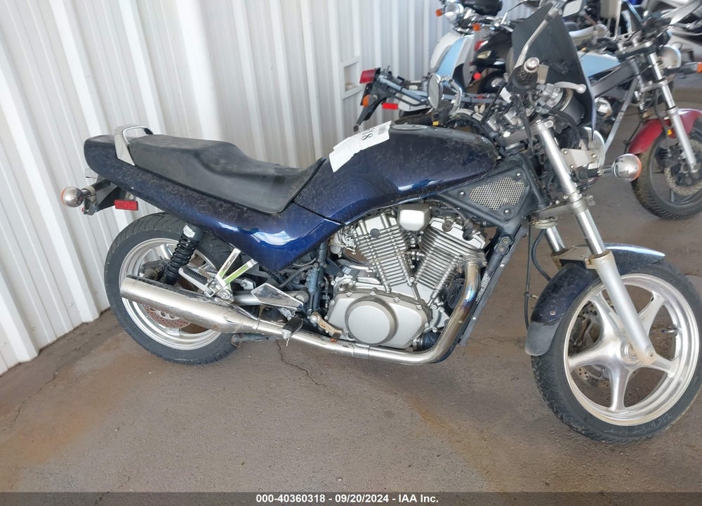 1990 SUZUKI VX800 VIN: JS1VS51A9L2101562