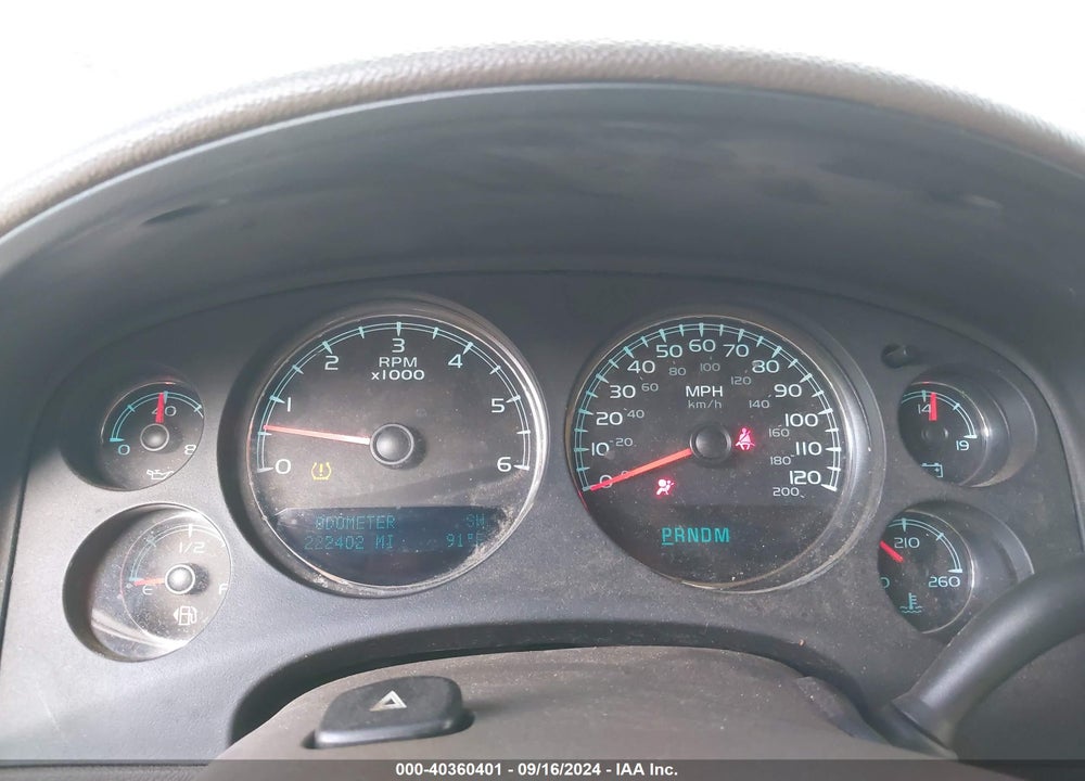 2010 CHEVROLET SUBURBAN 1500 VIN: 1GNUKJE35AR132874