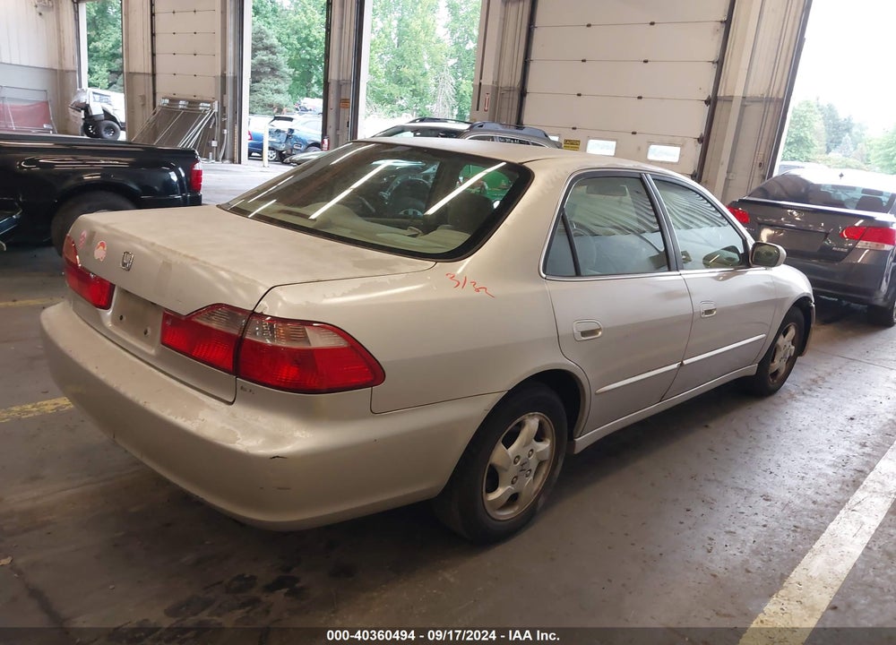 1998 HONDA ACCORD EX VIN: 1HGCG6671WA263439