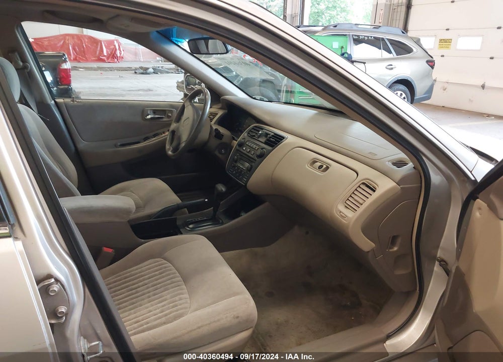 1998 HONDA ACCORD EX VIN: 1HGCG6671WA263439