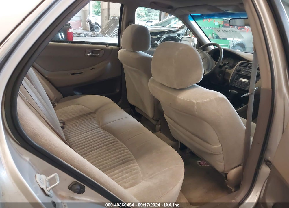 1998 HONDA ACCORD EX VIN: 1HGCG6671WA263439