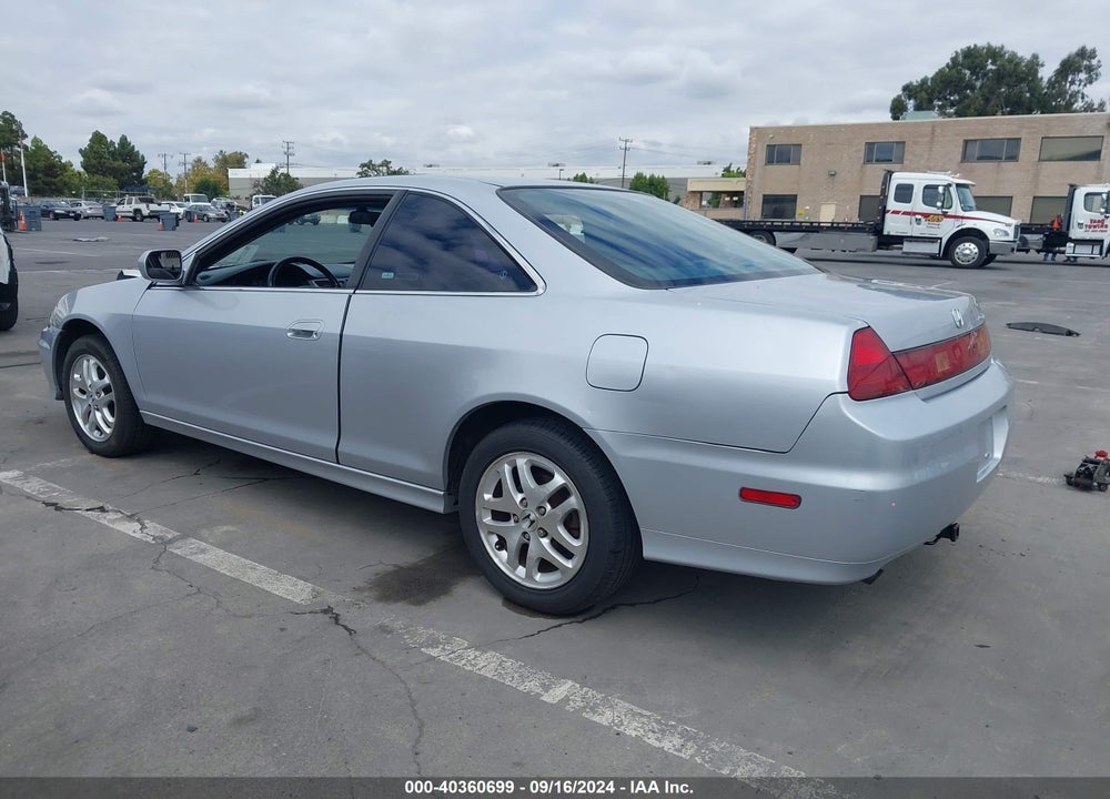 2001 HONDA ACCORD 3.0 EX VIN: 1HGCG22511A005637