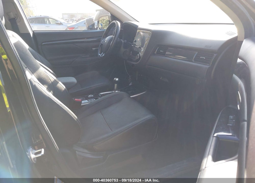 2017 MITSUBISHI OUTLANDER SE/SEL VIN: JA4AZ3A39HZ038672