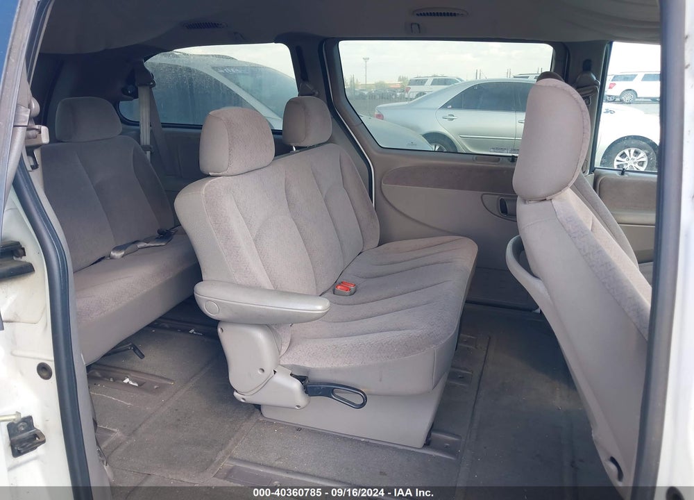 2001 CHRYSLER TOWN & COUNTRY LX VIN: 2C8GP44G21R108277