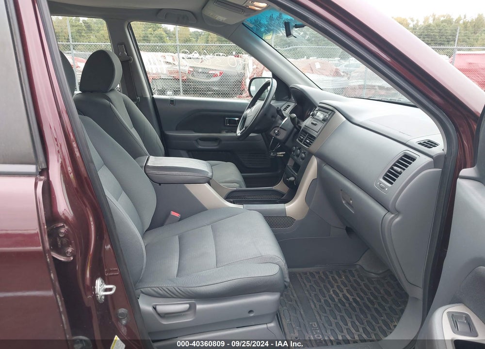 2007 HONDA PILOT LX VIN: 5FNYF18137B029945
