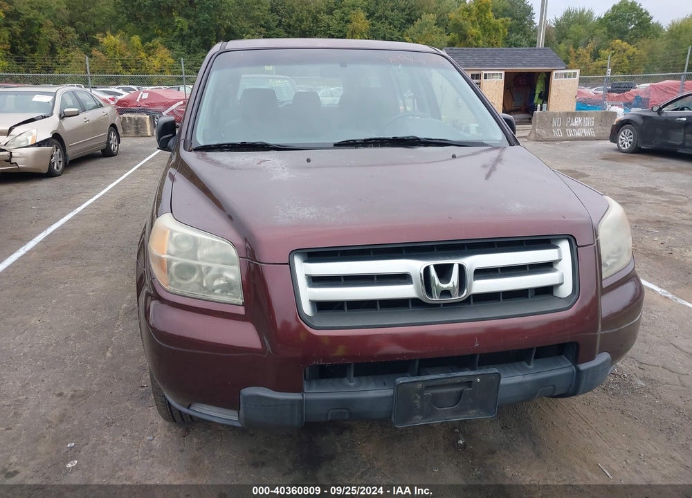 2007 HONDA PILOT LX VIN: 5FNYF18137B029945