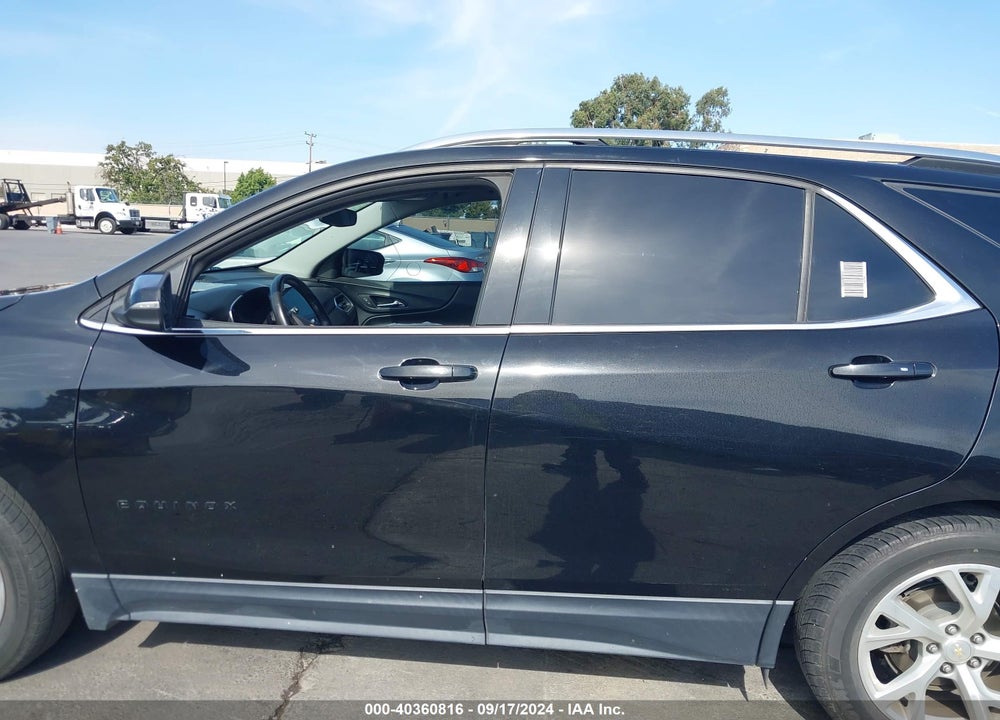 2018 CHEVROLET EQUINOX LT VIN: 2GNAXKEXXJ6282388