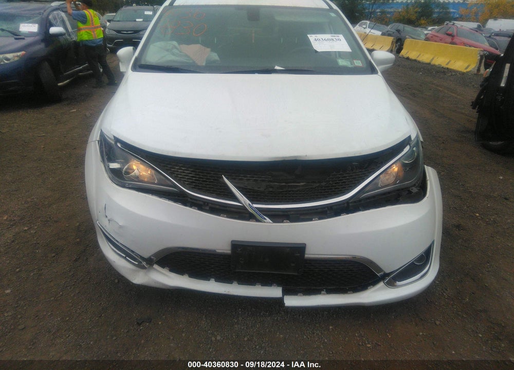 2019 CHRYSLER PACIFICA TOURING L VIN: 2C4RC1BG8KR721898