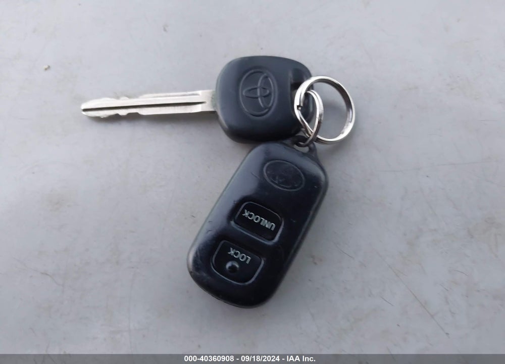 2003 TOYOTA RAV4 VIN: JTEGH20V330115304