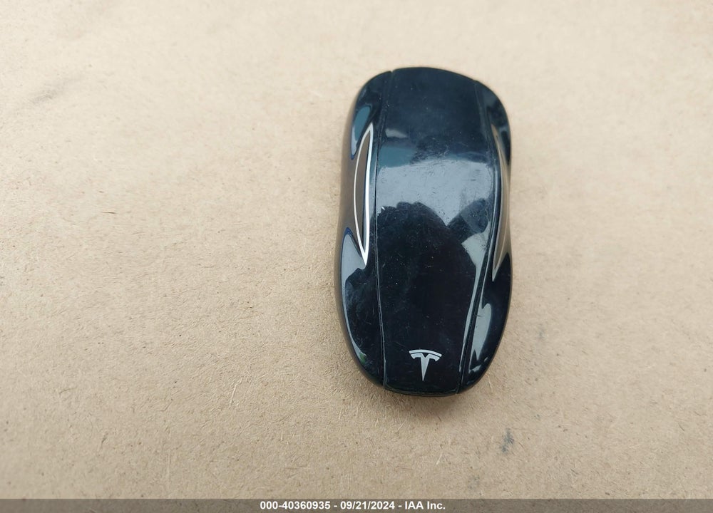 2016 TESLA MODEL S 60D/70D/75D/85D/90D VIN: 5YJSA1E21GF130192