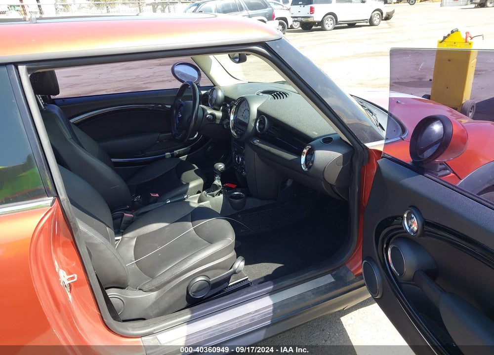 2012 MINI COOPER VIN: WMWSU3C50CT256032