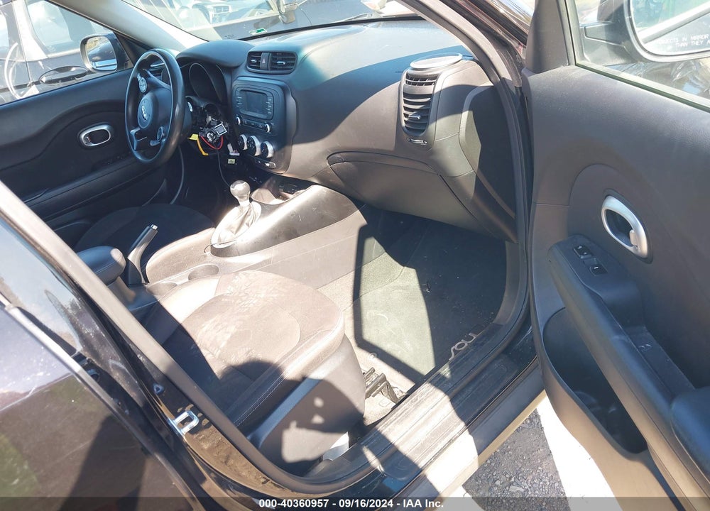 2016 KIA SOUL VIN: KNDJN2A21G7322648