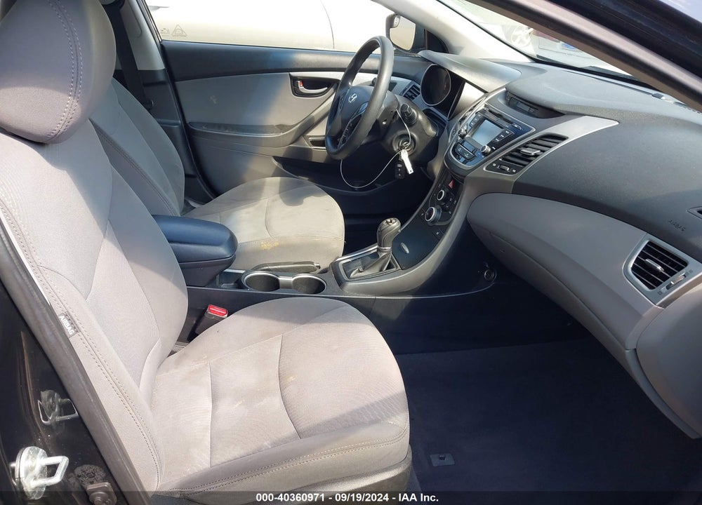 2014 HYUNDAI ELANTRA SE VIN: 5NPDH4AE8EH457418