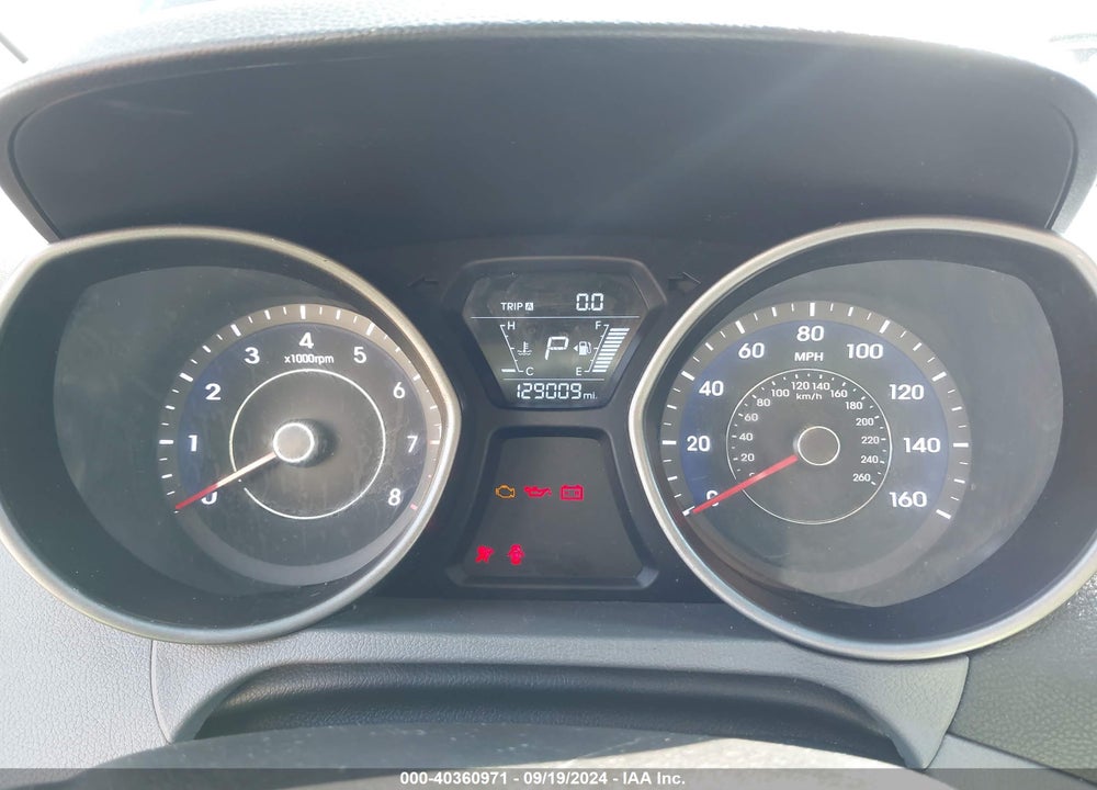 2014 HYUNDAI ELANTRA SE VIN: 5NPDH4AE8EH457418