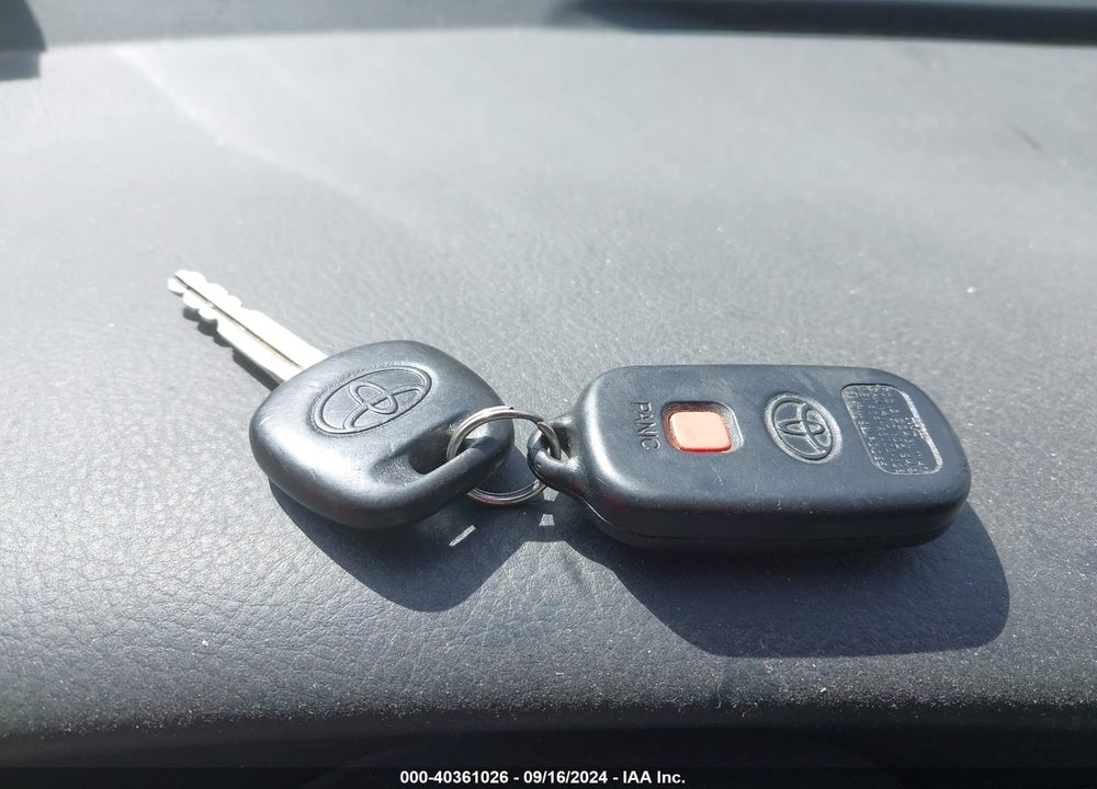 2005 TOYOTA MATRIX/XR VIN: 2T1KR32E45C387061