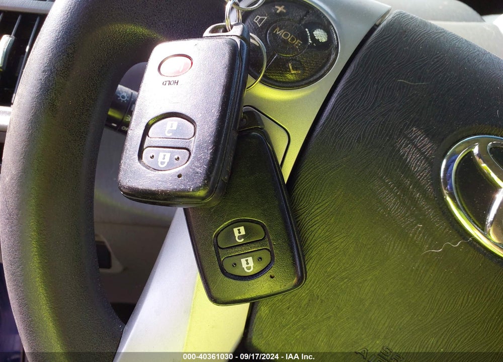 2013 TOYOTA PRIUS V TWO VIN: JTDZN3EUXD3218795