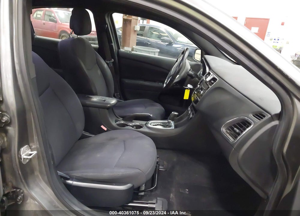 2013 CHRYSLER 200 TOURING VIN: 1C3CCBBB5DN606065