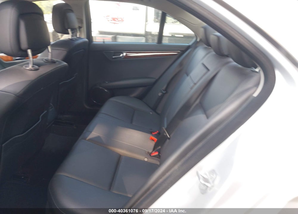 2011 MERCEDES-BENZ C 300 LUXURY 4MATIC/SPORT 4MATIC VIN: WDDGF8BB5BR140334