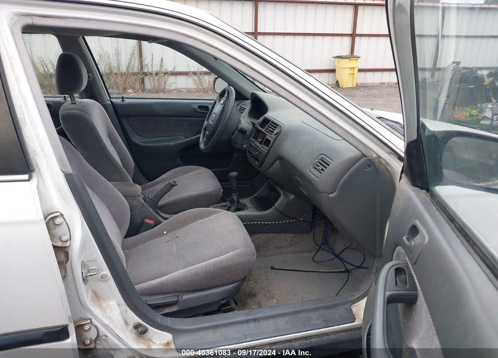 1998 HONDA CIVIC LX VIN: 2HGEJ6575WH613328