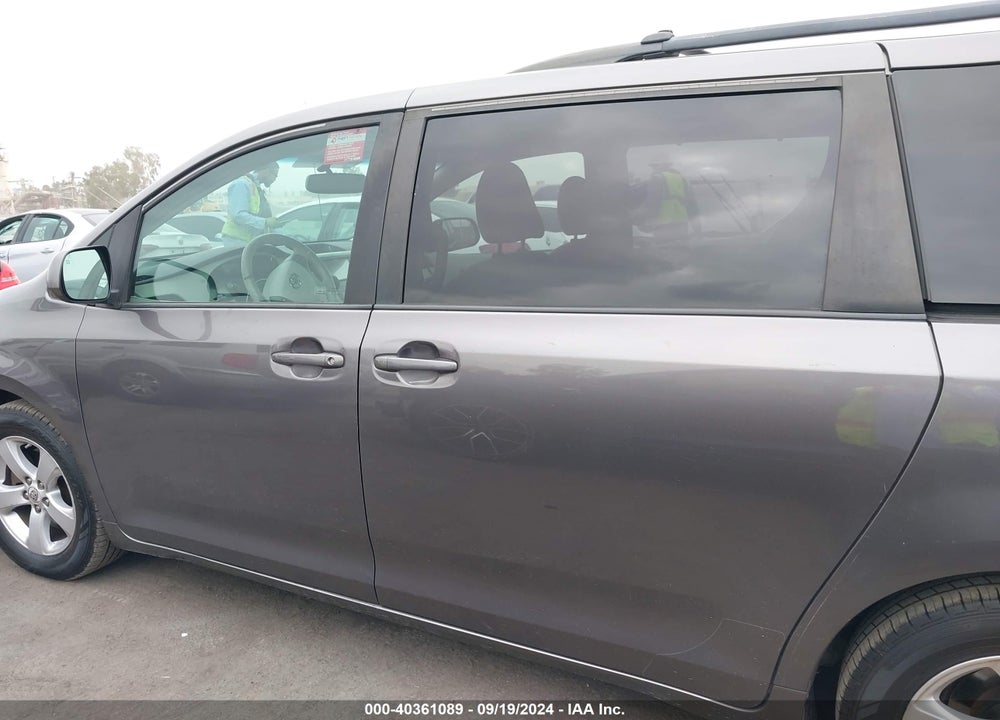 2011 TOYOTA SIENNA LE V6 VIN: 5TDKK3DC8BS019565