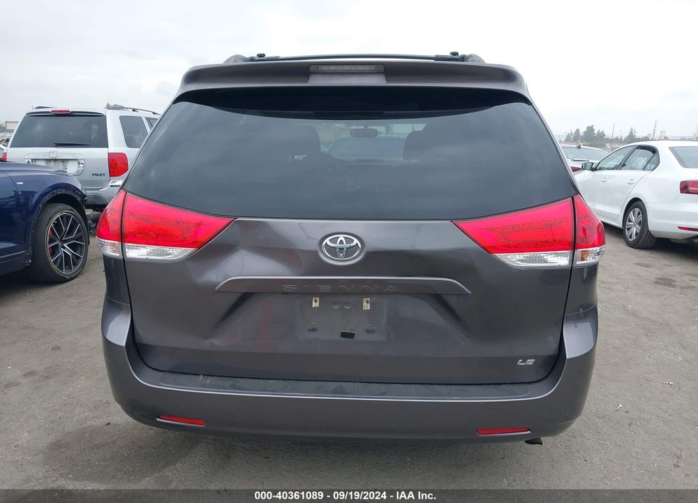 2011 TOYOTA SIENNA LE V6 VIN: 5TDKK3DC8BS019565