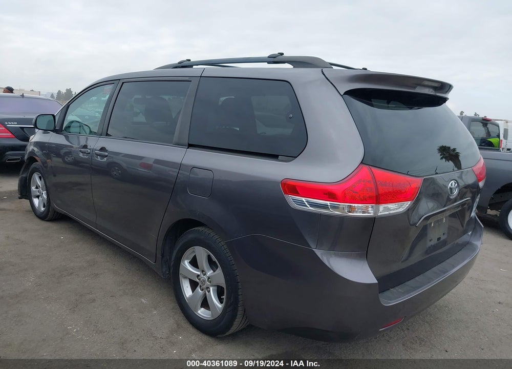 2011 TOYOTA SIENNA LE V6 VIN: 5TDKK3DC8BS019565