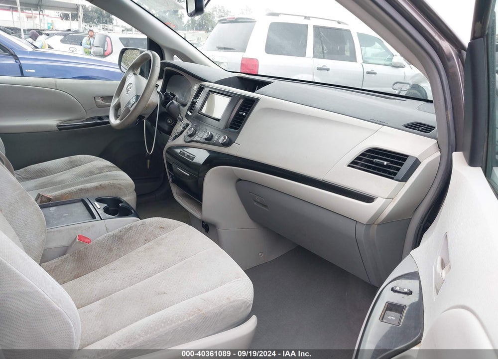 2011 TOYOTA SIENNA LE V6 VIN: 5TDKK3DC8BS019565