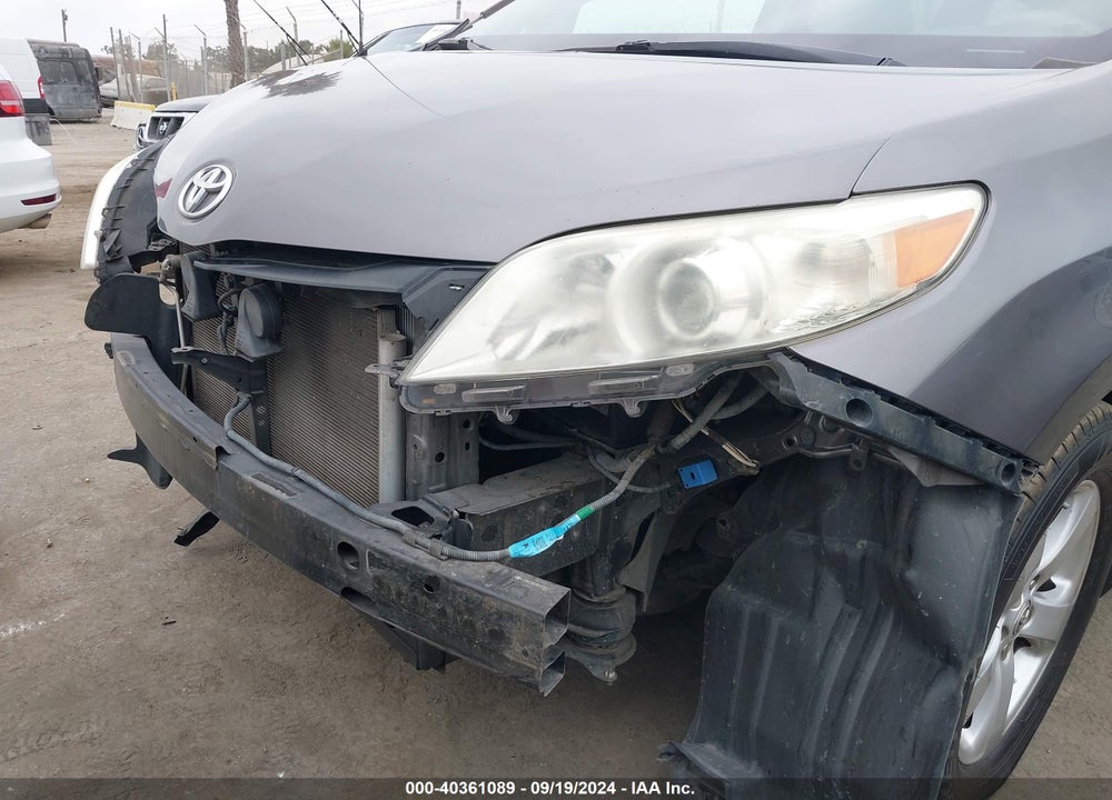 2011 TOYOTA SIENNA LE V6 VIN: 5TDKK3DC8BS019565