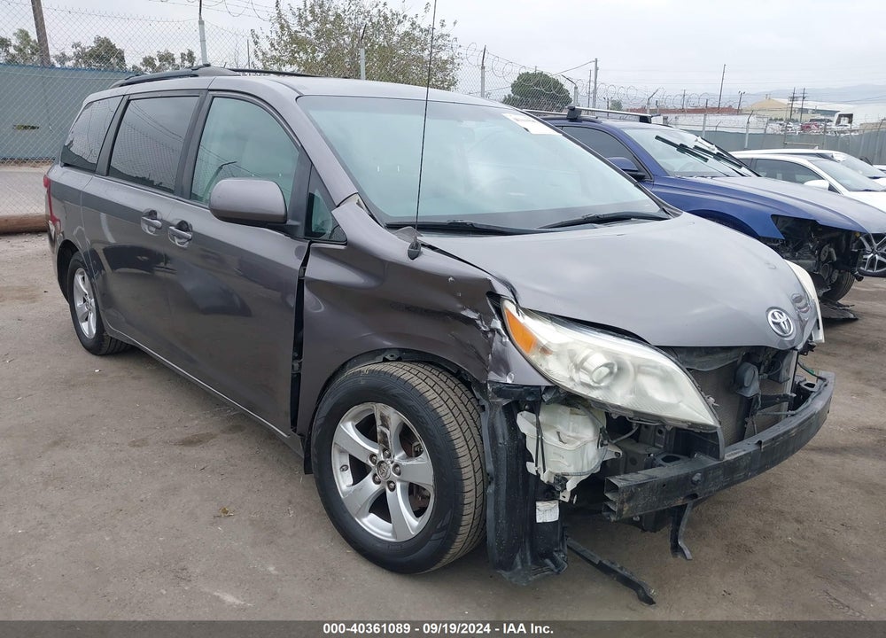2011 TOYOTA SIENNA LE V6 VIN: 5TDKK3DC8BS019565