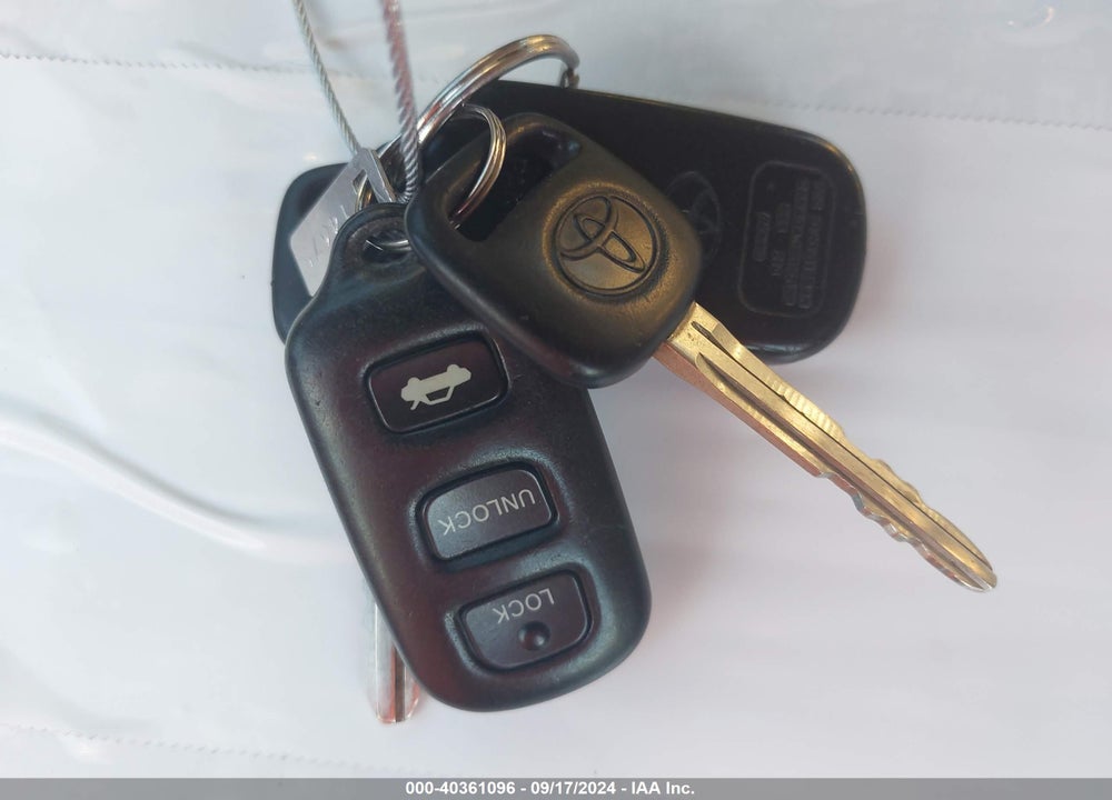 2003 TOYOTA AVALON XL VIN: 4T1BF28B33U306241