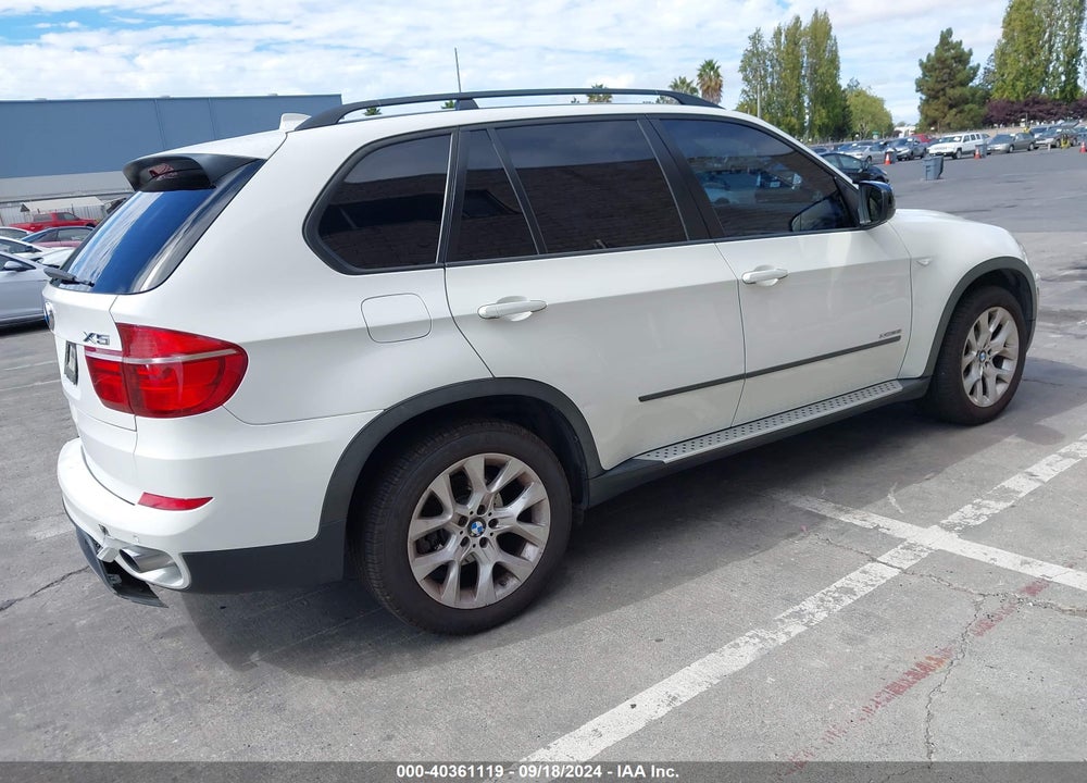 2011 BMW X5 XDRIVE35I/XDRIVE35I PREMIUM/XDRIVE35I SPORT ACTIVITY VIN: 5UXZV4C59BL738015