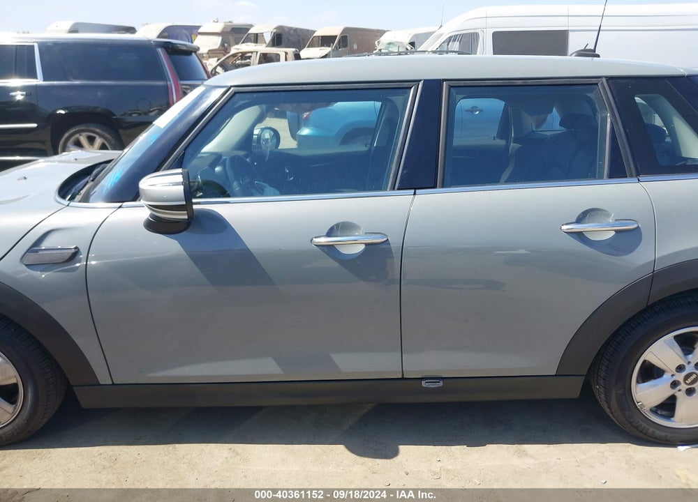 2022 MINI HARDTOP COOPER VIN: WMW33DK04N2S17519