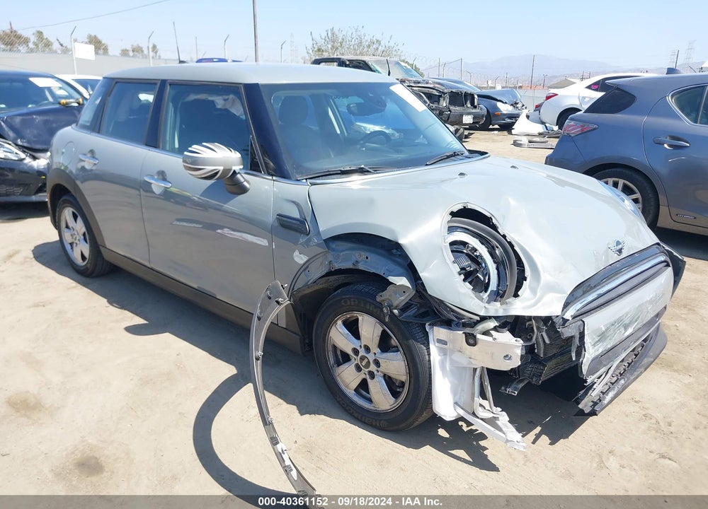 2022 MINI HARDTOP COOPER VIN: WMW33DK04N2S17519