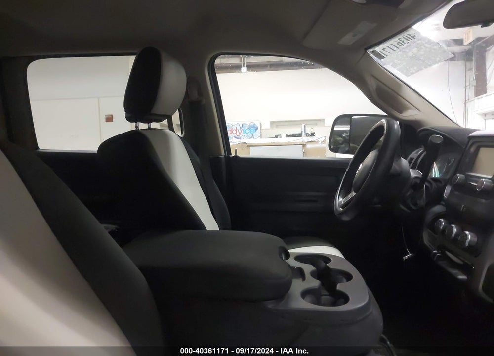 2019 RAM 2500 TRADESMAN 4X2 6'4 BOX VIN: 3C6UR4CLXKG517798