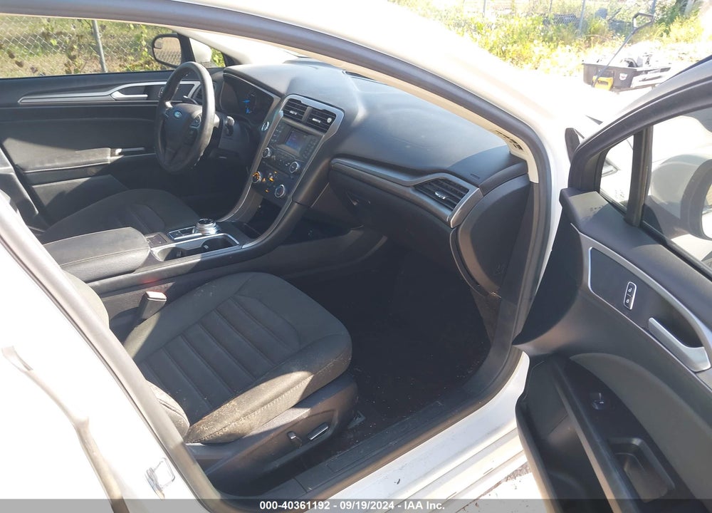 2017 FORD FUSION SE VIN: 3FA6P0H74HR236983