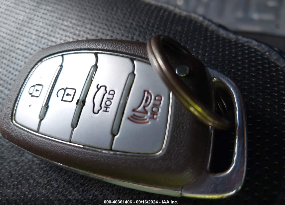 2014 HYUNDAI ELANTRA VIN: KMHDH6AH1EU024305
