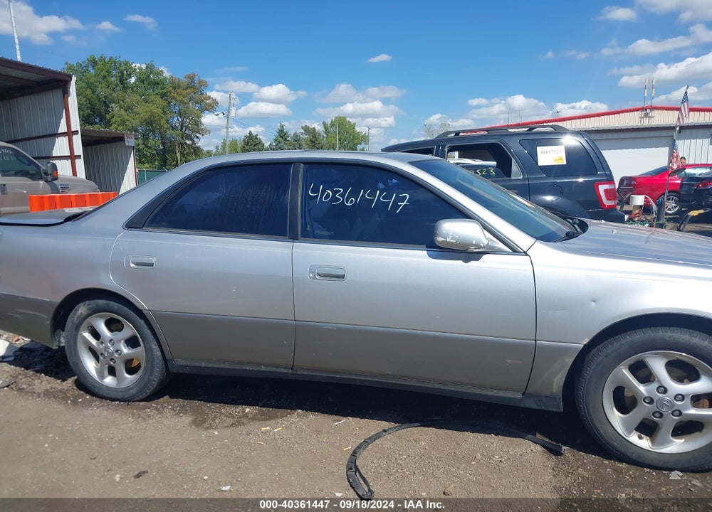 2001 LEXUS ES 300 VIN: JT8BF28G610302901