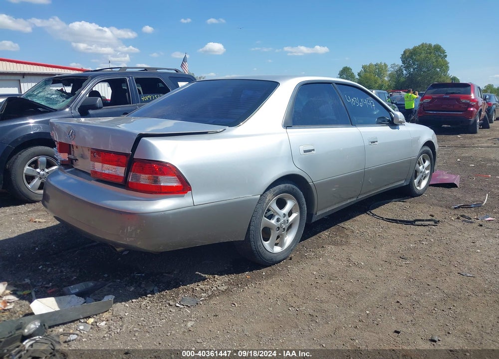 2001 LEXUS ES 300 VIN: JT8BF28G610302901