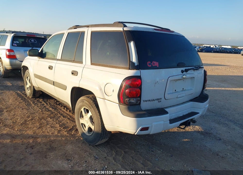 2005 CHEVROLET TRAILBLAZER LS VIN: 1GNDT13S852272956