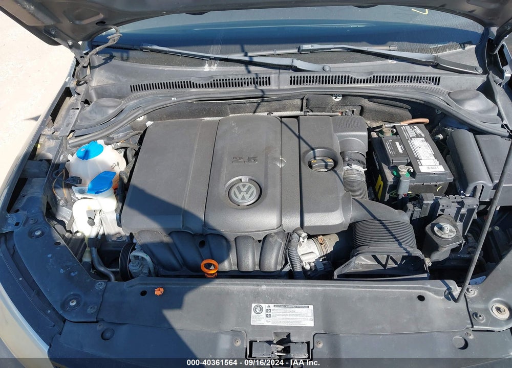 2011 VOLKSWAGEN JETTA 2.5L SE VIN: 3VWDZ7AJ5BM011774